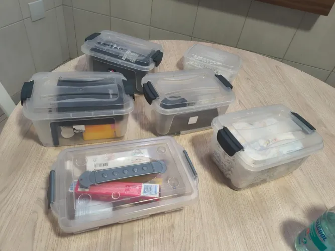 Kit com 6 Caixas Organizadoras com Tampa e Travas, NOVO.