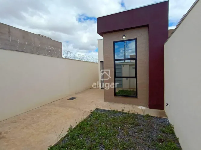 Casa à venda em Montes Claros - Guarujá | 2 Quartos