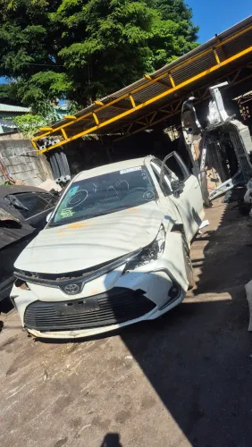 Sucata Toyota Corolla XEI 2023 para a retirada de peças
