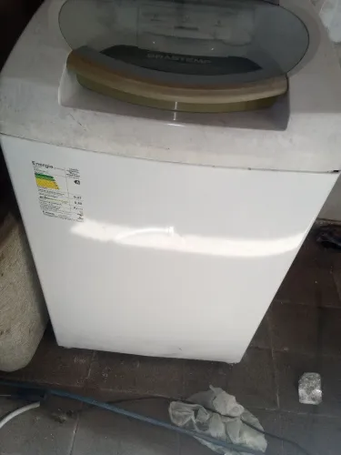 Máquina de lavar 11kg Brastemp semi nova toda revisada valor 650 reais tel *