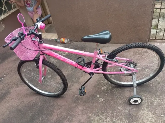 Bicicleta Feminina Wendy Bike Aro 24 MTB 21V Rosa com Cesta