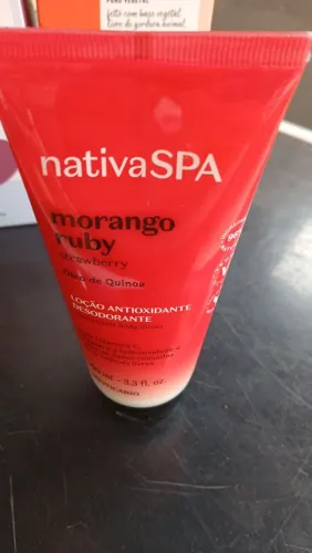 Loção antioxidante desodorante morango ruby 100 ml 