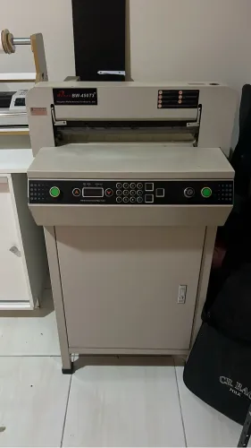 Guilhotina elétrica
