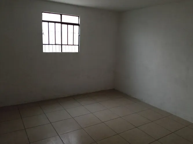 Moradia de fundos independente