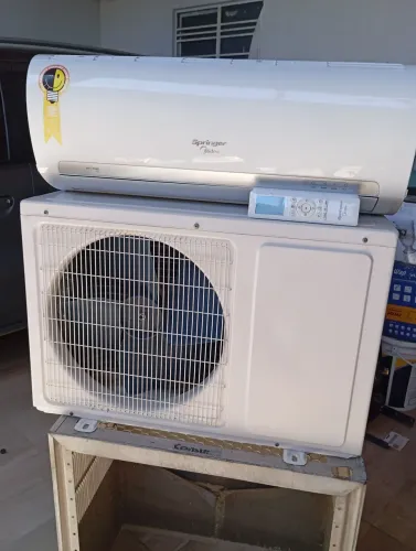 Ar condicionado 9.mil BTUs funcionando perfeitamente