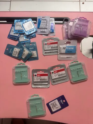 Conjunto de 21 brocas  Variadas materiais odonto
