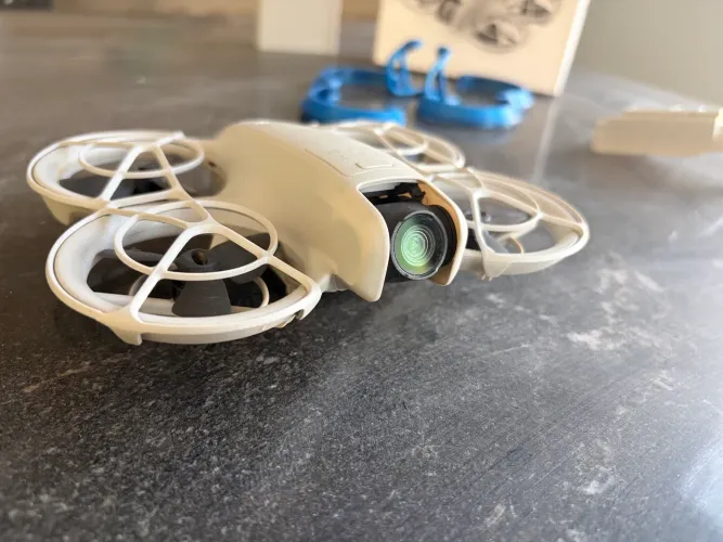 Drone DJI Neo Equipado