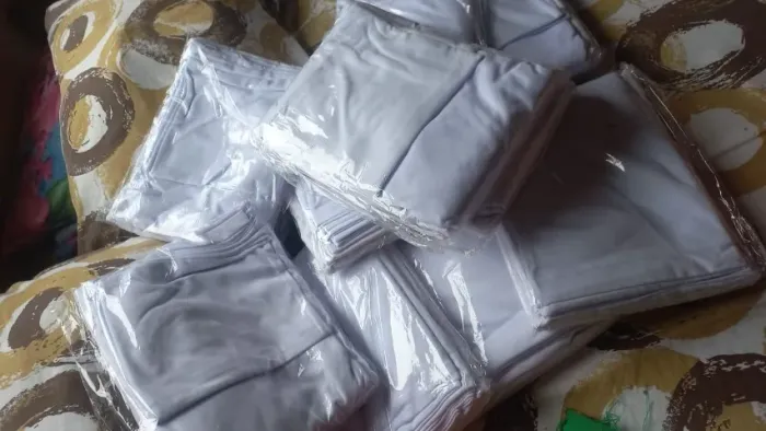 LENÇÓIS DE ELÁSTICO BRANCO PARA CAMA DE SOLTEIRO.