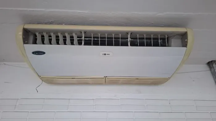 Ar Condicionado SPRINGER CARRIER - 30000 BTU/h - 220V - Em perfeito funcionamento