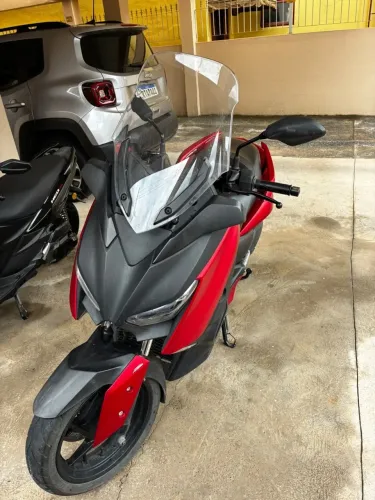 Xmax 2021 Vermelha
