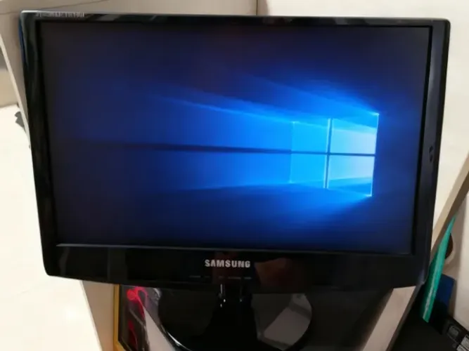 Monitor Sansung 19 Pol Black Piano