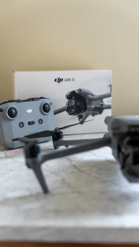 Drone DJI Air 3S - uso próprio, praticamente novo, com caixa