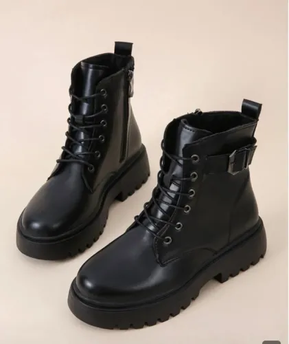 Coturno preto Shein