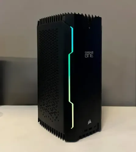 Pc Gamer Corsair One i300