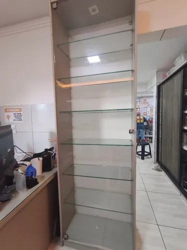 Armário expositor com led