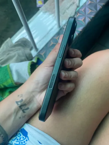 iPhone 16