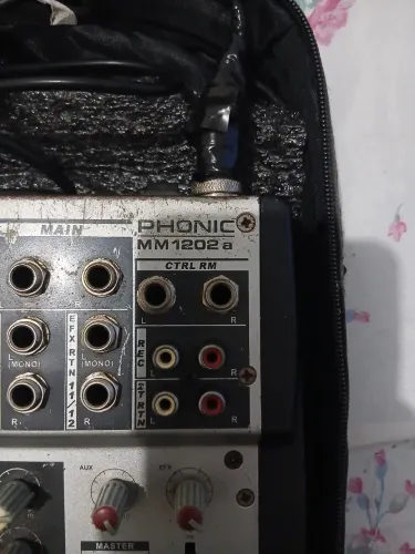 Mesa de som phonic MM1302a