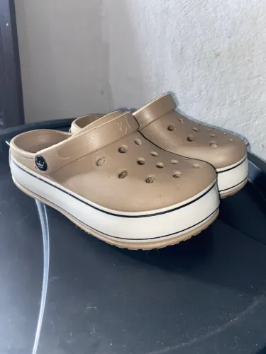 Vendo essa Crocs