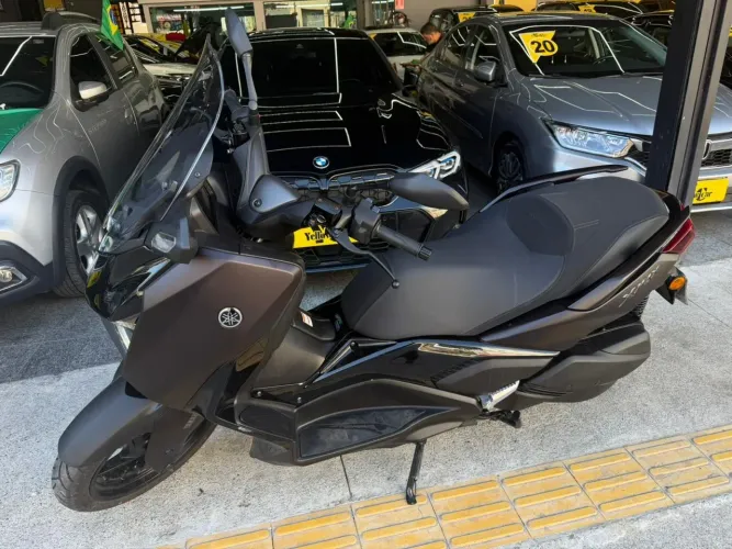 Yamaha XMAX 300 CONNECTED