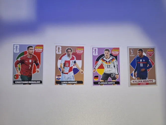 Combo Figurinhas Extra Copa Do Mundo 2026 e 2022, CR7 PRATA, MODRIC BRONZE, MBAPPE BRONZE