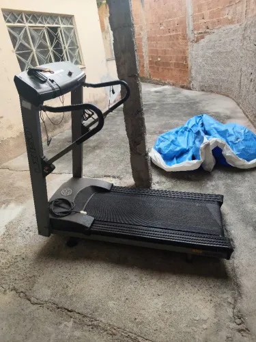 Esteira profissional moviment LX 150