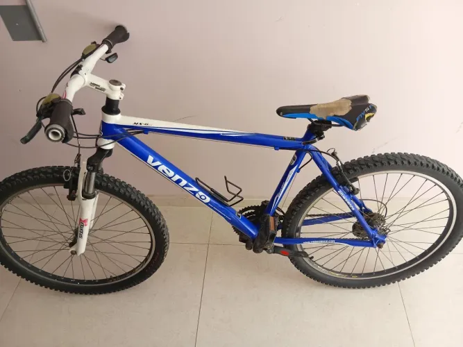 Bicicleta aro 26 com marchas boa