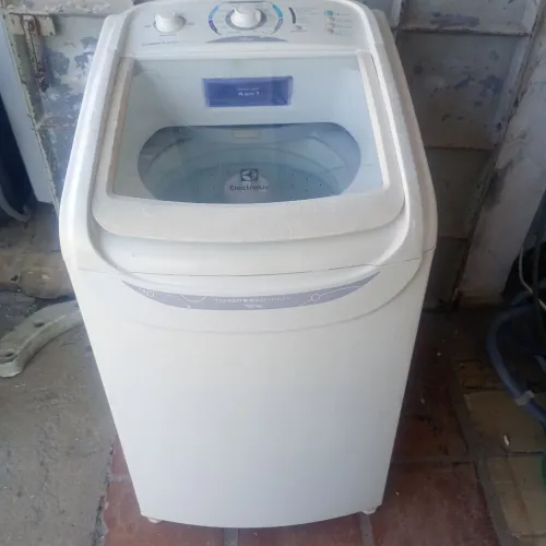 MÁQUINA ELECTROLUX 10KGS SÓ 650