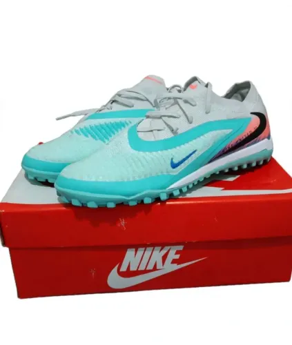 Chuteira da Nike Society tamanho 40 e 42