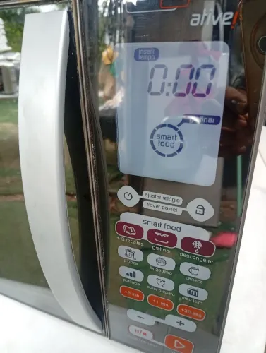 Microondas Brastemp 30 litros todo inox com dourador funcionando perfeitamente