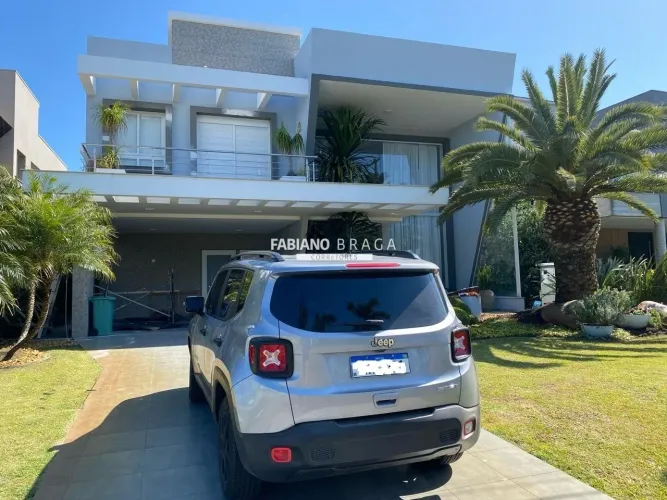 Casa à venda no condomínio Enseada