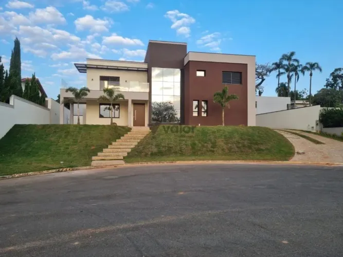 Sobrado à venda e para alugar em Valinhos, Dois Córregos, com 4 suítes, com 483.43 m²