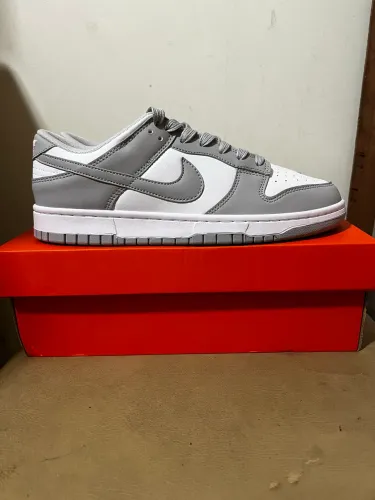 Tênis Nike Dunk Low Cinza