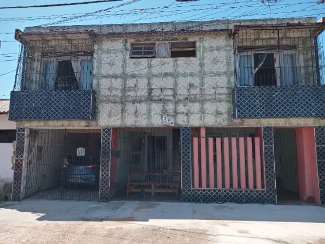 Vendo prédio c/ 04 pequenas casas independentes 6/4. Conjunto cohab em icoaraci