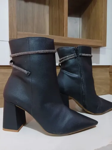 Bota cano curto