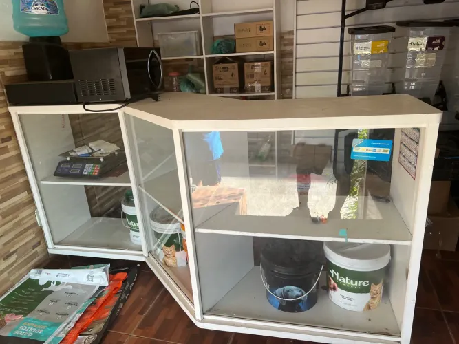 Vendo móveis Pet shop R$ 600,00