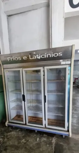 GELADEIRA DE FRIOS E LATICÍNIOS