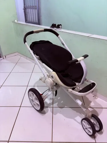 Carrinho de bebê 3 roda quinta