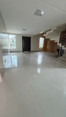 Jardins Madri-otimo sobrado para locação