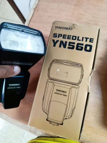 Flash yougnuo Speedlite yn560