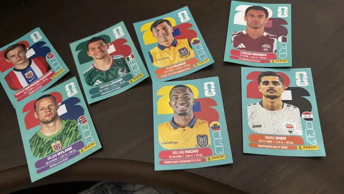 TROCO FIGURINHAS