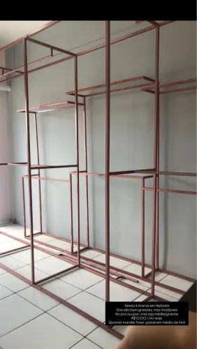 ARARA PARA LOJA DE ROUPAS
