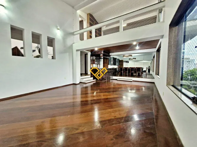 Casa 6 Quartos para Locação em Santos - Sp