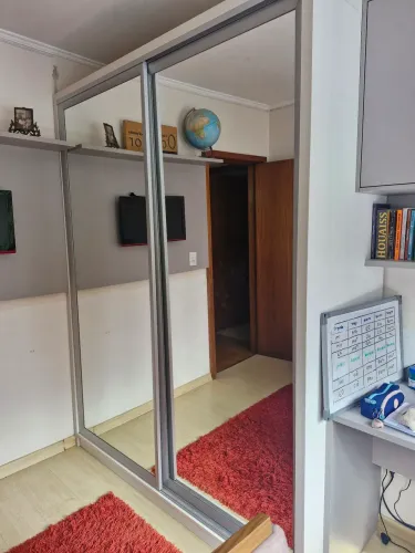 Guarda Roupas com portas de espelho