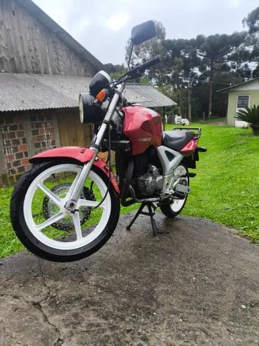 ? **VENDE-SE HONDA CBX 250 TWISTER**