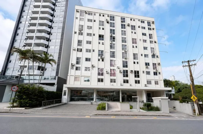 Apartamento Mobiliado com 2 Dormitórios na Ponta Aguda!