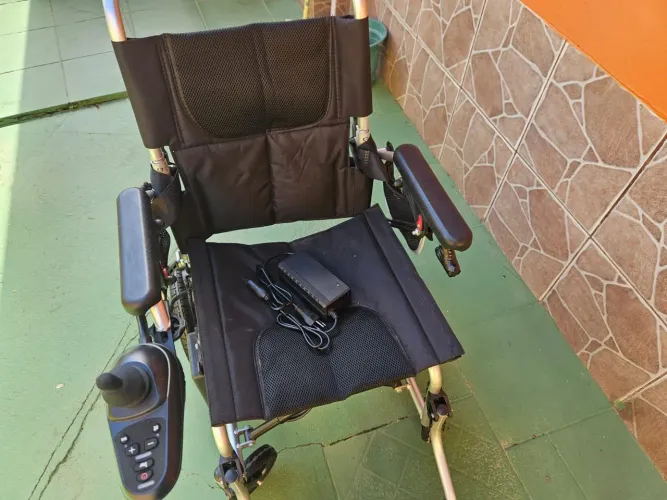 Cadeira de Rodas Motorizada Bateria