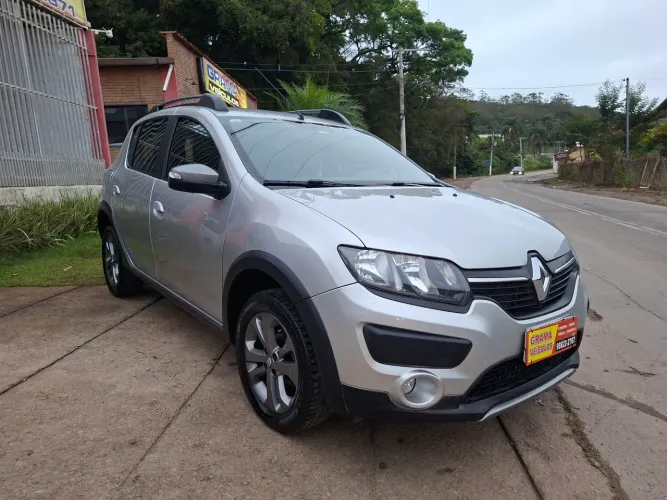 Renault Sandero Step. R. Curl Hi-power 1.6 8V 5P 2016