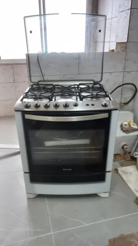 Fogão 5 bocas Electrolux tripla chama com grill