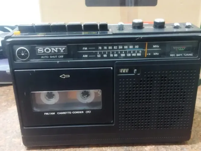 RÁDIO GRAVADOR PORTÁTIL VINTAGE SONY CF-1150 (NO ESTADO)