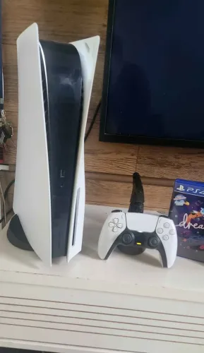 PS5 MIDIA FÍSICA E DIGITAL 2 CONTROLES E 3 JOGOS